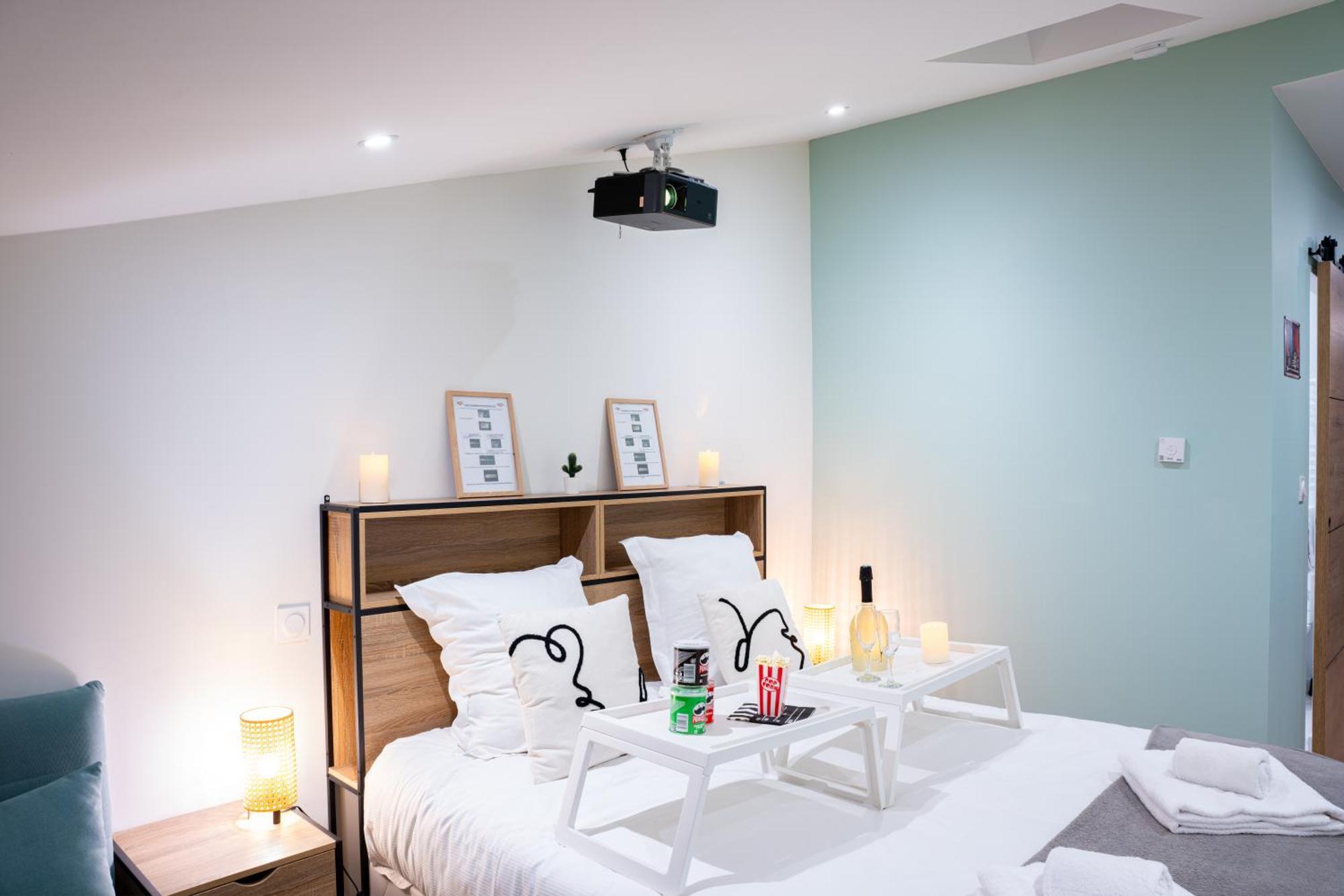 Food And Chill - Deux Appartements Hypercentre - 1 Theme Cinema - By Primo C0Nciergerie Tournus Exterior photo